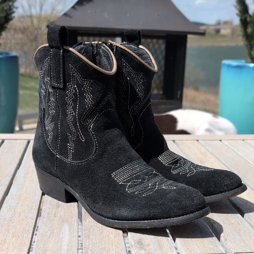 Artisan By Zigi Mireya Black Suede Western Boots 8